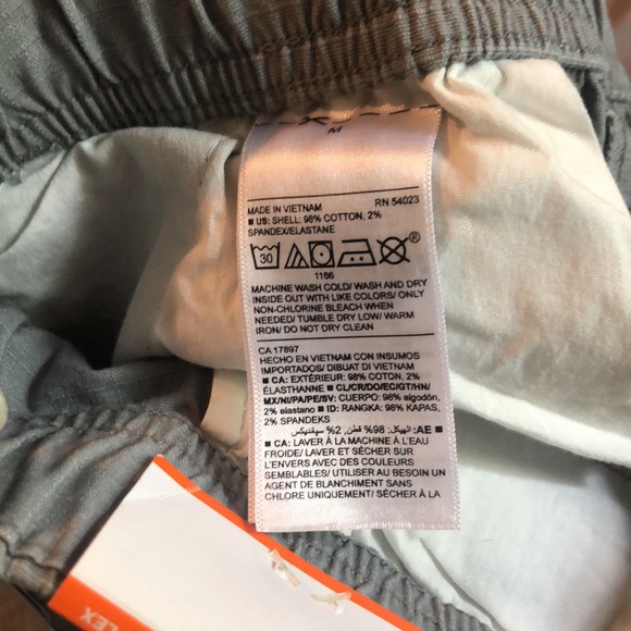 ✨LAST CHANCE FINAL SALE!!✨NWT Built-in-Flex Gray cargo pants by Old Navy - Picture 6 of 8